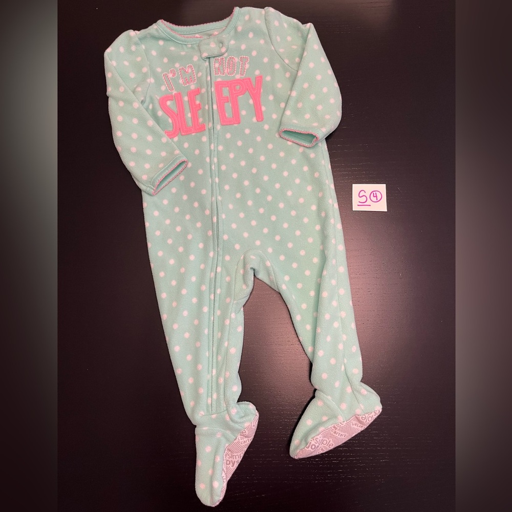 ⭐️2/$11.00⭐️ Carter’s 12m Polka Dot Fleece Sleeper